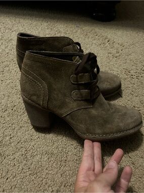 Women's clark’s Suede Lace-Up Ankle Boots in Olive Brown